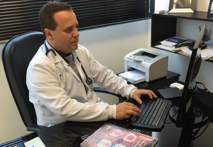Dr. Fernando toma posse no Departamento de Alergia da AMMG